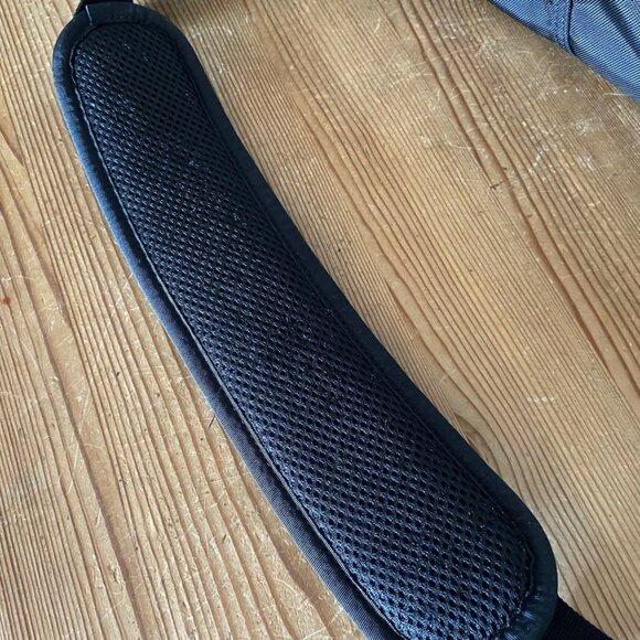 Timbuk2 Classic Messenger Bag with laptop sleeve -- medium -- black - Picture 13 of 14